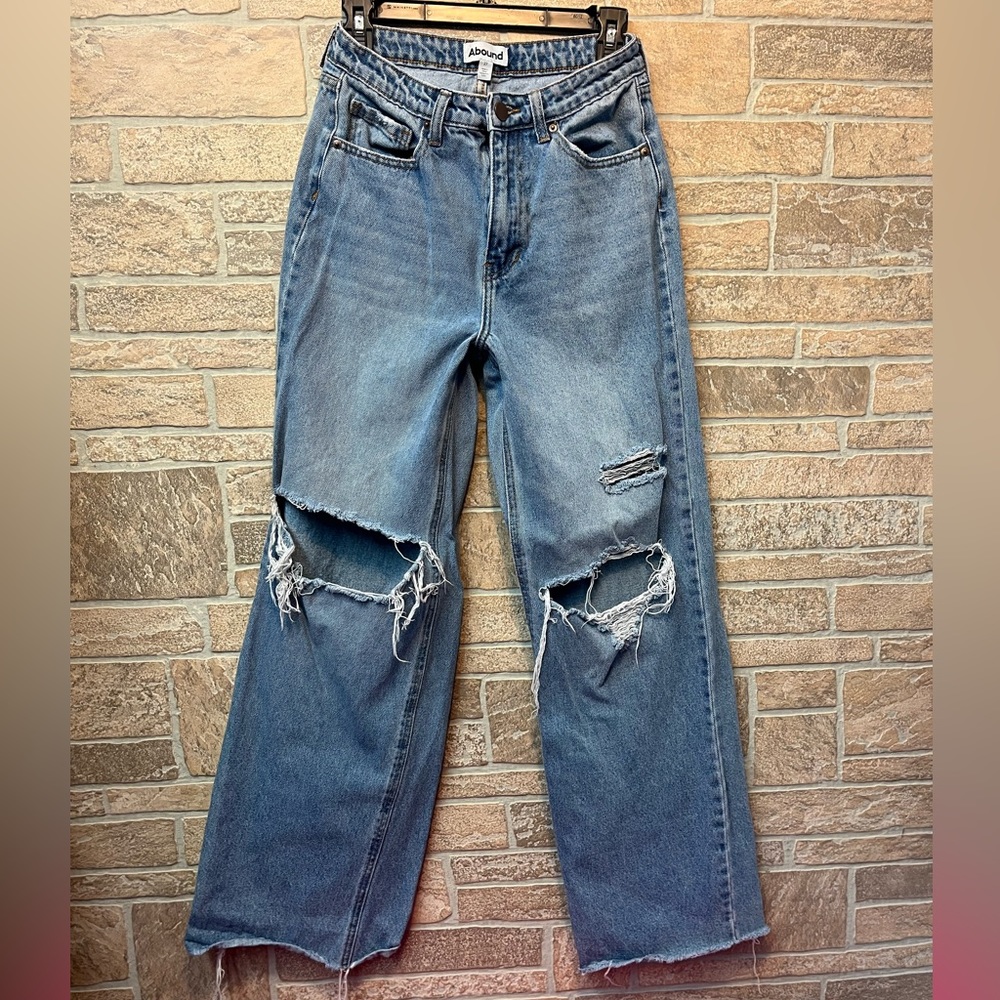 Abound Distressed Jeans